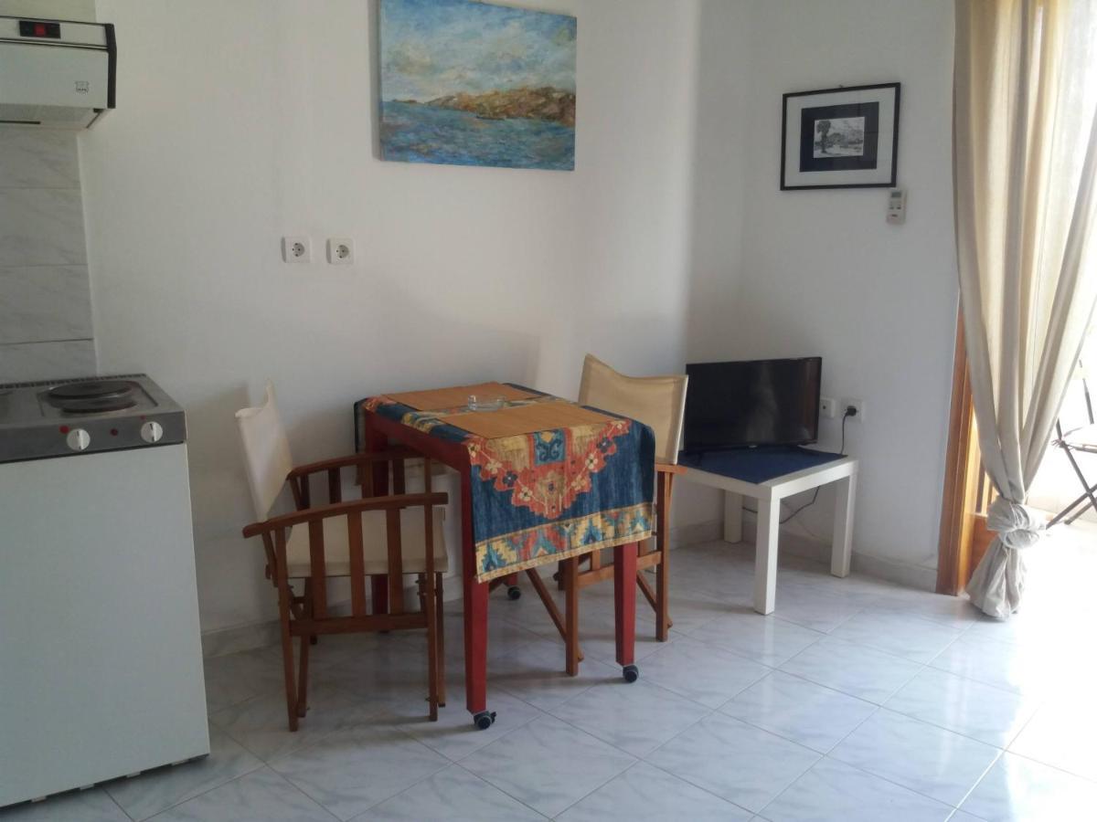 Apartment In Poros Poros Town Esterno foto